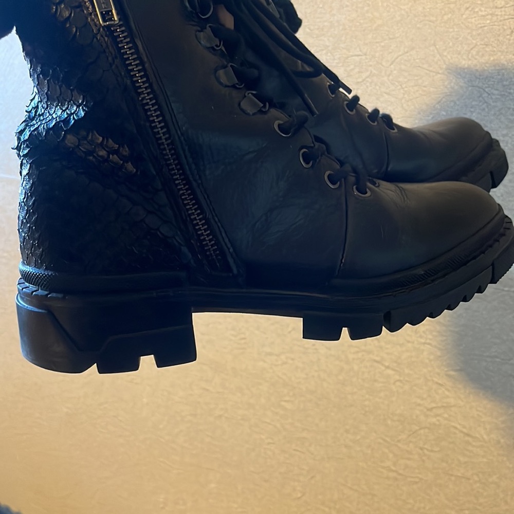 Cute boots 🔥🔥 - Picture 8 of 8